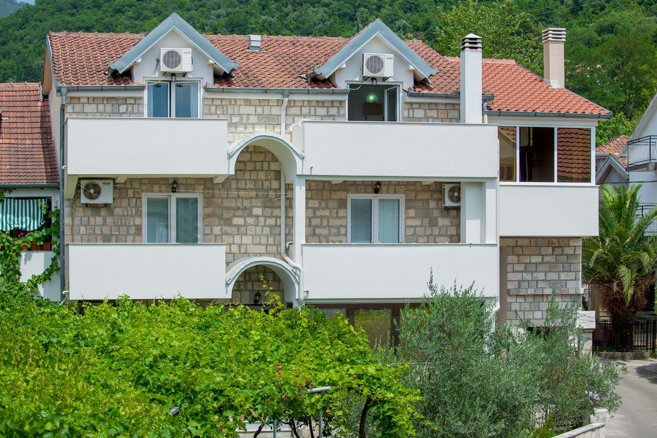 Apartmani Krgusic Tivat Kültér fotó
