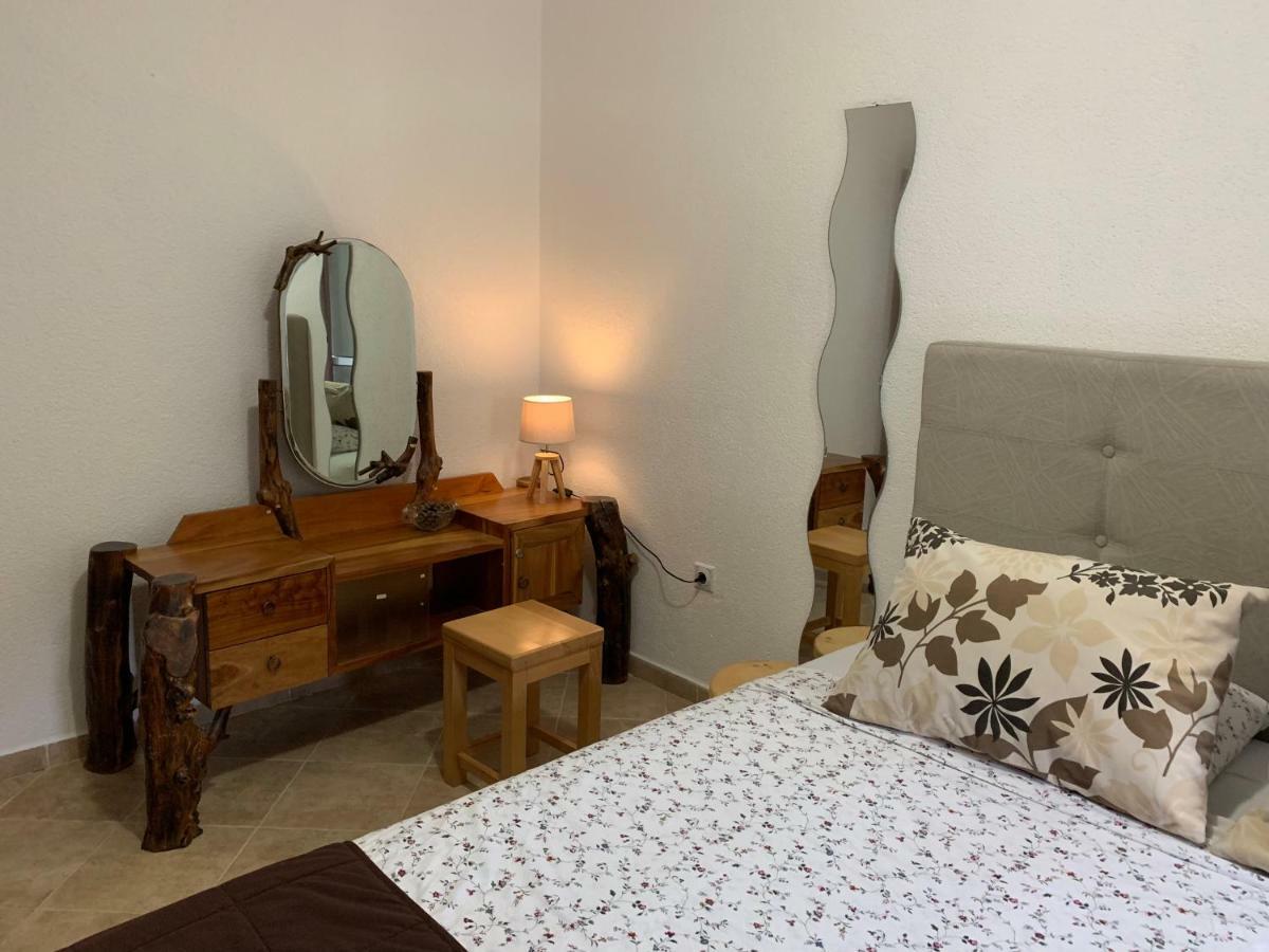 Apartmani Krgusic Tivat Kültér fotó