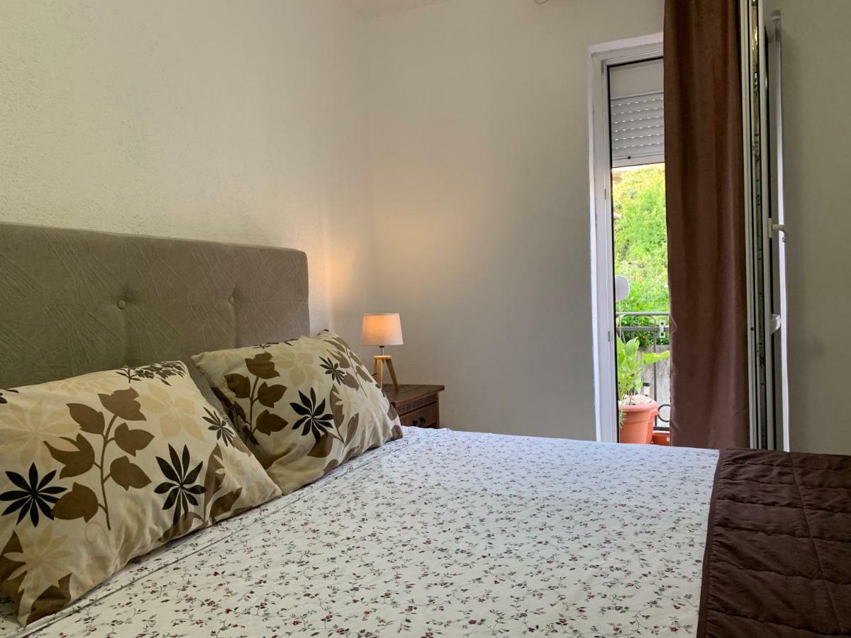 Apartmani Krgusic Tivat Kültér fotó